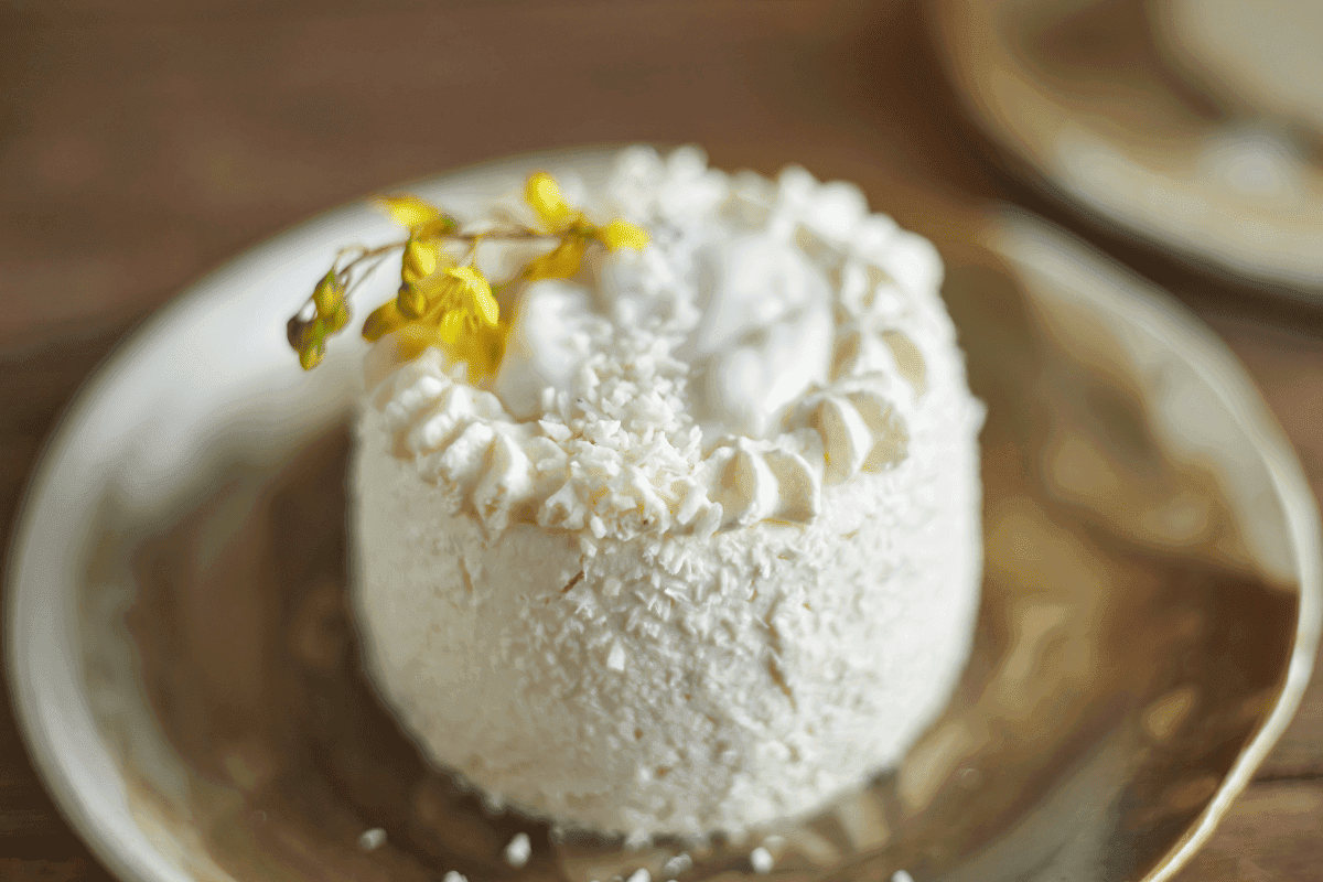 summer cake decorated with coconut flakes